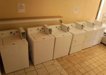Bama Inn hotel thumbnail 4