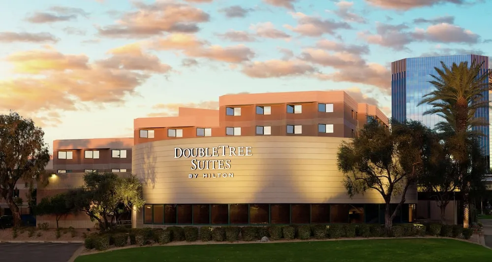 DoubleTree Suites by Hilton Phoenix hotel detail image 2