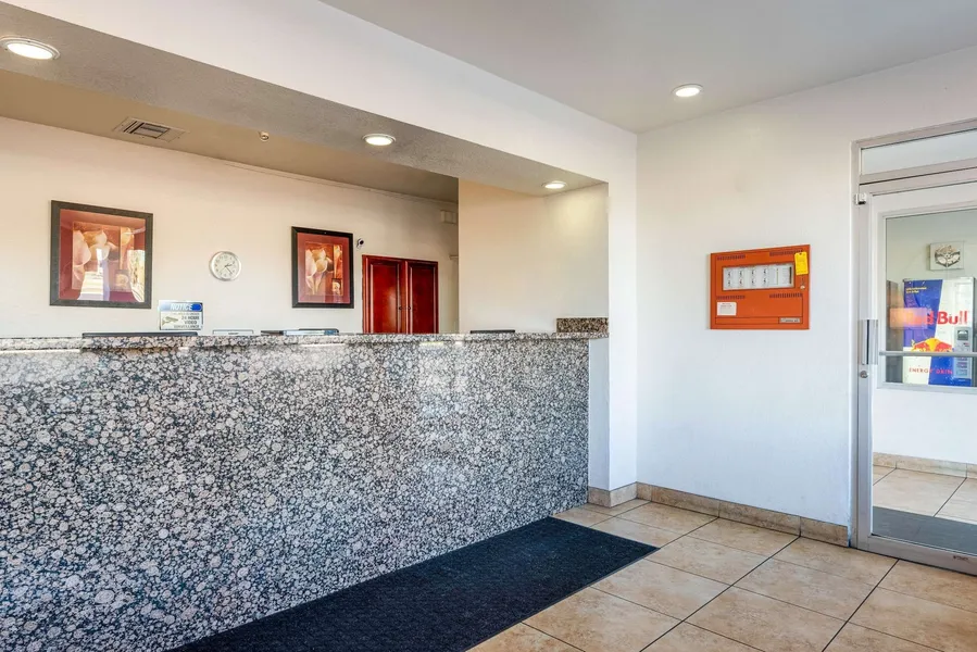 Econo Lodge Phoenix North I-17 hotel detail image 6