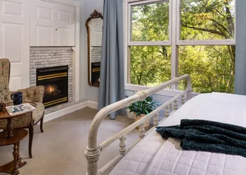 Arsenic and Old Lace B&B hotel thumbnail 6