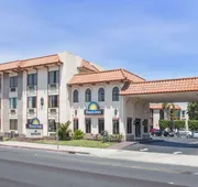 Days Inn by Wyndham Anaheim Near the Park hotel detail image 5