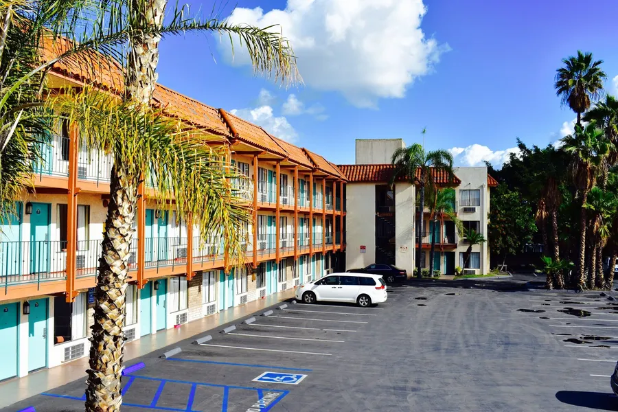 Days Inn by Wyndham Anaheim Near the Park hotel detail image 6