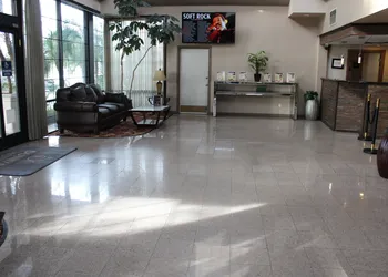 Clarion Hotel Bakersfield North hotel thumbnail 3