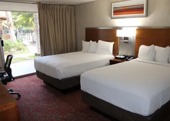 Clarion Hotel Bakersfield North hotel thumbnail 4