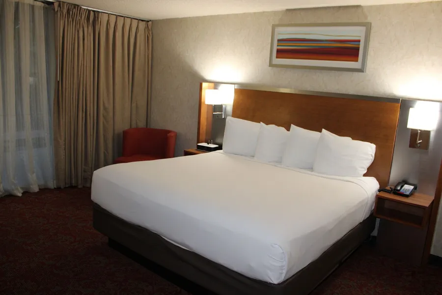 Clarion Hotel Bakersfield North hotel detail image 6