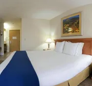 Holiday Inn Express Hotel & Suites Corning by IHG hotel detail image 7
