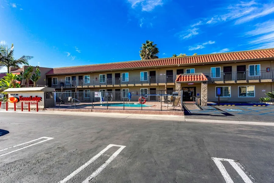 Econo Lodge Inn & Suites Escondido Downtown hotel detail image 2