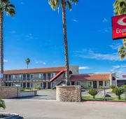 Econo Lodge Inn & Suites Escondido Downtown hotel detail image 3
