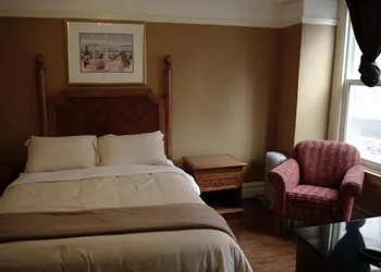 Yale Hotel hotel thumbnail 3
