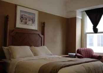 Yale Hotel hotel thumbnail 6