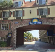 Days Inn by Wyndham Los Angeles LAX/South Bay/Beach City LA hotel detail image 4