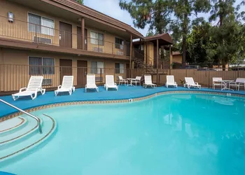 Days Inn by Wyndham in San Bernardino hotel thumbnail 8