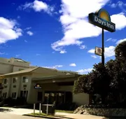 Days Inn by Wyndham Oceanside hotel detail image 3
