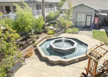 Creekside Inn & Suites hotel thumbnail 2