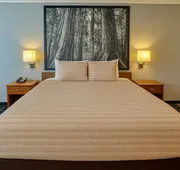 Creekside Inn & Suites hotel detail image 7