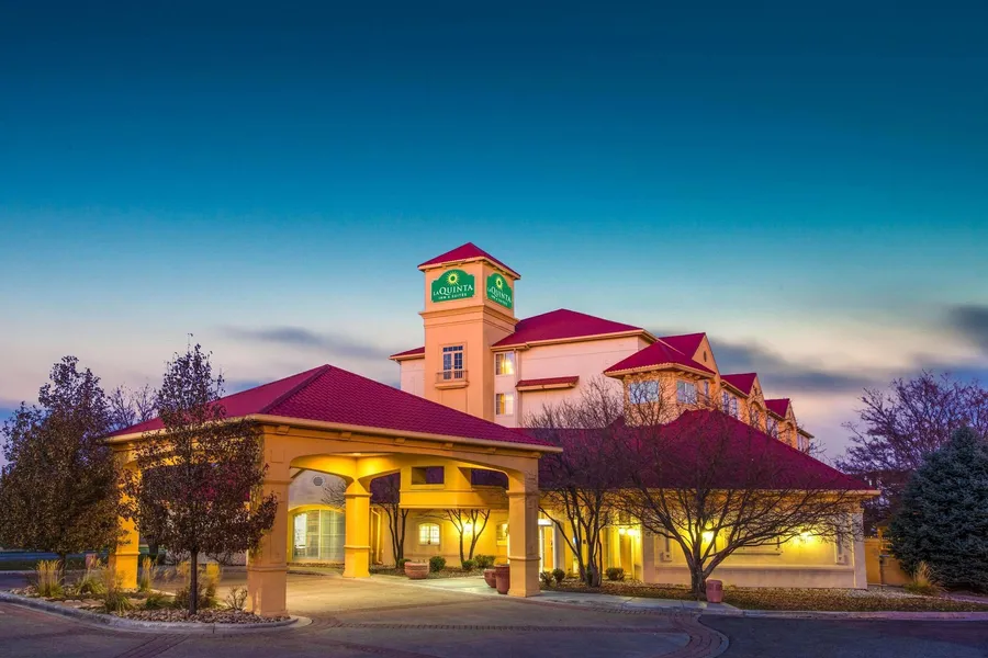 La Quinta Inn & Suites by Wyndham Denver Southwest Lakewood hotel detail image 2