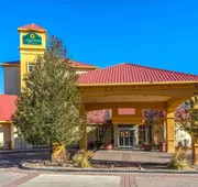 La Quinta Inn & Suites by Wyndham Denver Southwest Lakewood hotel detail image 3