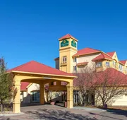 La Quinta Inn & Suites by Wyndham Denver Southwest Lakewood hotel detail image 4