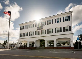 The Whaler's Inn hotel thumbnail 7