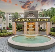 La Quinta Inn & Suites by Wyndham Coral Springs South hotel detail image 4