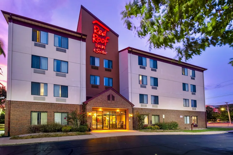 Red Roof Inn & Suites Dover Downtown hotel detail image 2