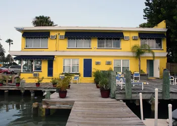 Barefoot Bay Resort & Marina hotel thumbnail 4