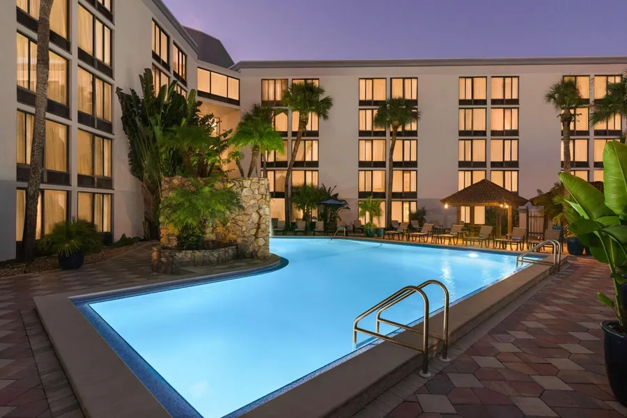 Doubletree by Hilton Fort Myers at Bell Tower Shops hotel detail image 2