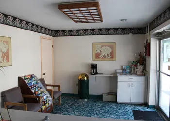 Travelers Inn hotel thumbnail 7
