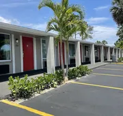 Super 8 by Wyndham Kissimmee/Orlando hotel detail image 5