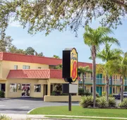 Super 8 by Wyndham Sarasota Near Siesta Key hotel detail image 4