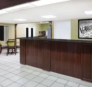 Super 8 by Wyndham Sarasota Near Siesta Key hotel detail image 5
