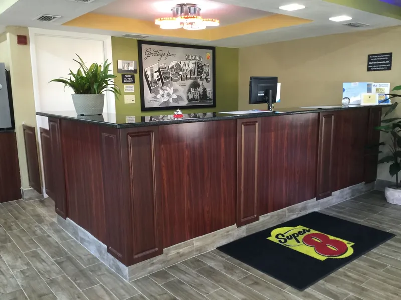 Super 8 by Wyndham Sarasota Near Siesta Key hotel detail image 6