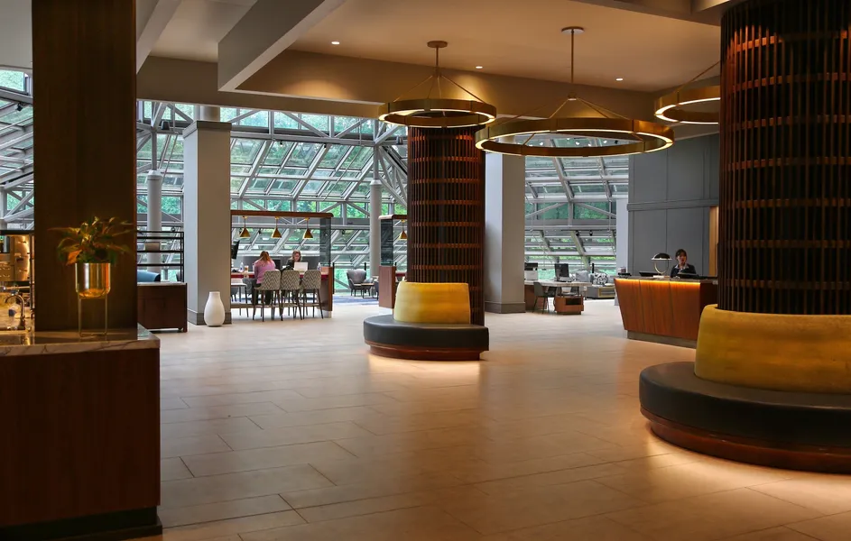 Crowne Plaza Atlanta Perimeter at Ravinia by IHG hotel detail image 6