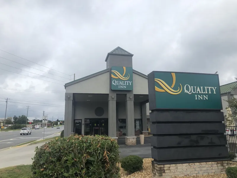 Quality Inn Calhoun North I-75 hotel detail image 2