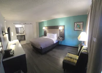 Quality Inn & Suites Cartersville South hotel thumbnail 3