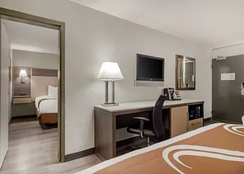 Quality Inn & Suites Cartersville South hotel thumbnail 6