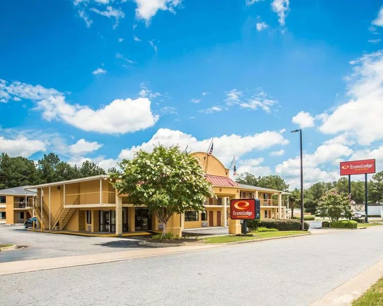 Econo Lodge Inn & Suites Columbus near Fort Benning hotel detail image 2