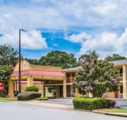Econo Lodge Inn & Suites Columbus near Fort Benning hotel detail image 3