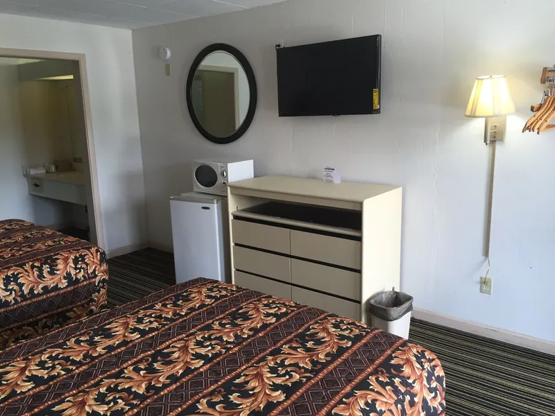 Scottish Inn & Suites hotel detail image 6