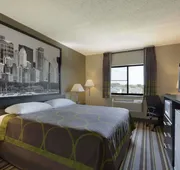 Super 8 by Wyndham Bridgeview/Chicago Area hotel detail image 4