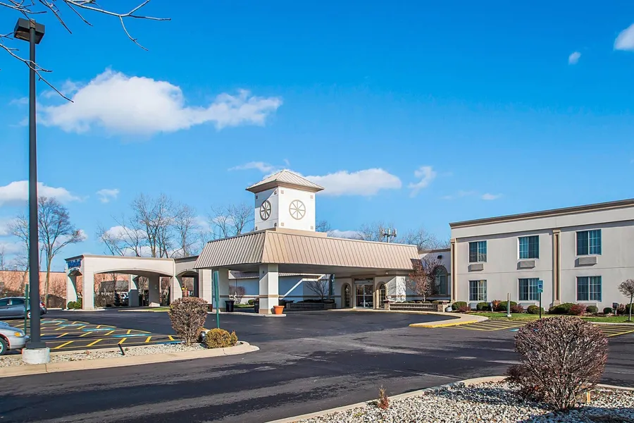 Clarion Inn Elmhurst - Oak Brook near I-88, I-290, I-294 hotel detail image 2