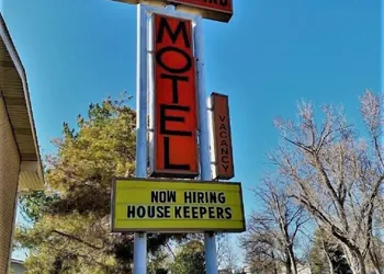 Thunderbird Motel hotel thumbnail 2