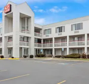 Econo Lodge Willowbrook hotel detail image 7