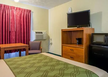Econo Lodge Ottawa hotel thumbnail 2