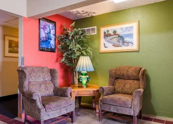 Econo Lodge Ottawa hotel thumbnail 4