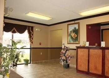 Holiday Lodge hotel thumbnail 7