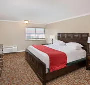 Ramada by Wyndham Bowling Green hotel detail image 3
