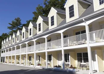 The Admiral's Inn Resort hotel thumbnail 2