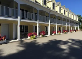 The Admiral's Inn Resort hotel thumbnail 7