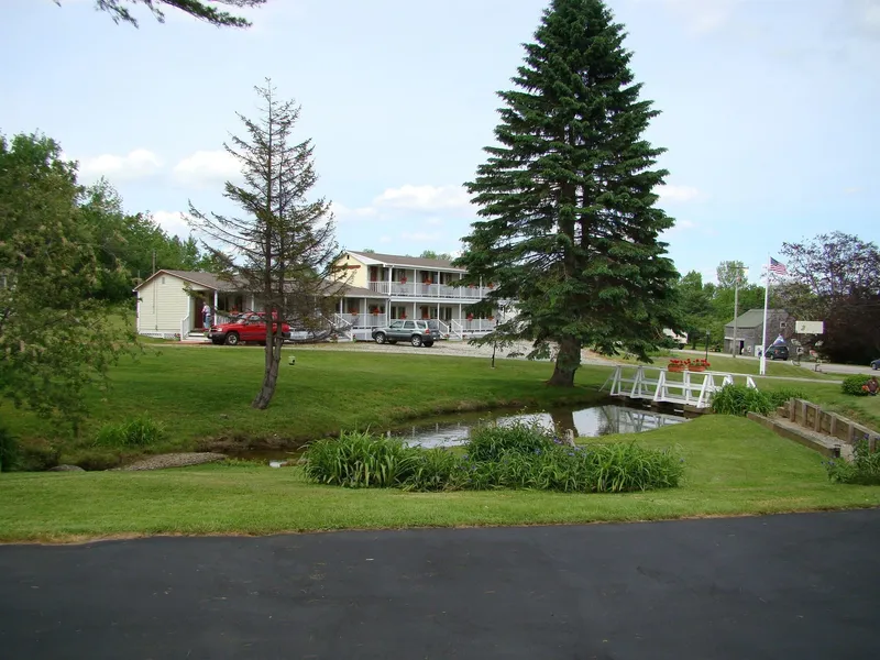 Bay Leaf Cottages & Bistro hotel detail image 2